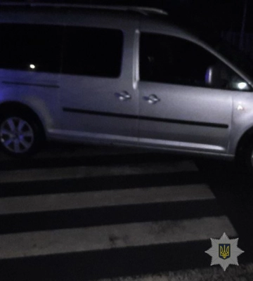 У Луцьку на Парковій автівка збила двох жінок: їх госпіталізували з травмами