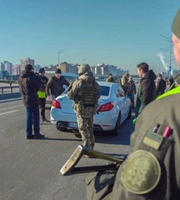 Чоловіків перевірятимуть на блокпостах і вручатимуть повістки