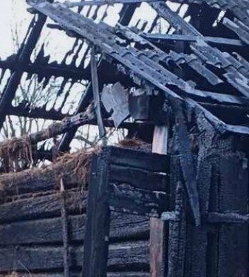 У Самбірському районі люди допомагали гасити пожежу у будинку