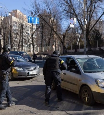 Повістки від поліції на блокпостах: що кажуть правоохоронці