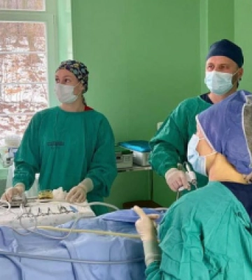 Не могла сходити в туалет по 7-10 днів: в Охматдиті врятували дівчину зі складною патологією прямої кишки
