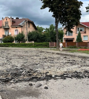 З клумбами і новим тротуаром: кільцеву розв’язку на Довгій планують завершити навесні 2024 року