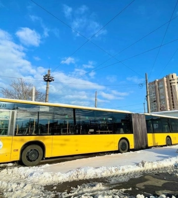 В Одесі не вистачає водіїв на міські автобуси через мобілізацію, у міськраді готові навчати жінок