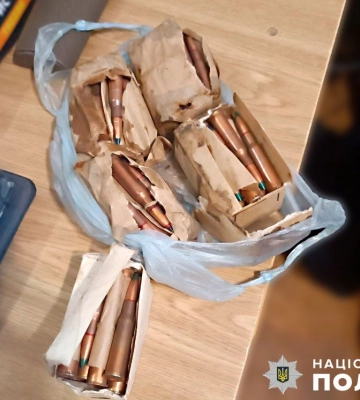 У Полтаві в смітнику комунальники знайшли сотню набоїв до автомату