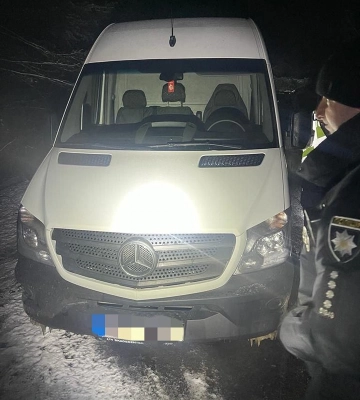 Блокпост на Поліссі бус з пальним не проїхав