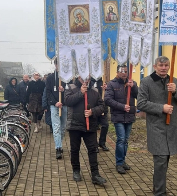 Раніше священник МП не допускав до сповіді людей, які хотіли українську церкву у селі: у храмі на Волині відзначили престольне&amp;hellip;