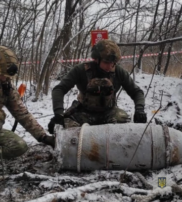 Вибухотехніки поліції Сумщини вилучили бойову частину російської авіаракети