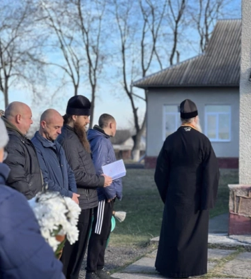 У селі на Буковині відкрили меморіальну дошку на честь загиблого Героя