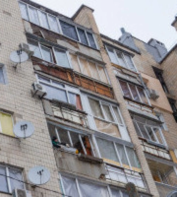 У Вишневому без тимчасового захисту лишаються ще 10% вибитих внаслідок вчорашньої атаки вікон 