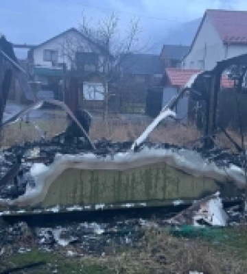 У Тячеві горіла занедбана будівля