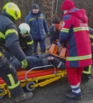 У Брищі сталася аварія: водія деблоковували рятувальники
