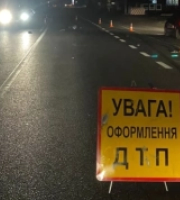 Зустрічна фура засліпила фарами: на Мукачівщині перекинувся мікроавтобус – є постраждала