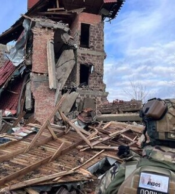 Одна людина загинула й одна зазнала поранень унаслідок артобстрілу росіянами Катеринівки на Донеччині. ФОТОрепортаж