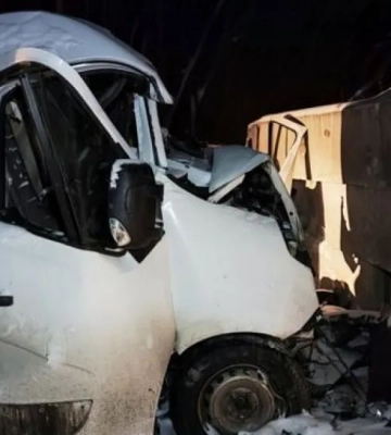 Смертельна ДТП на Чернігівщині: мікроавтобус в&#039;їхав у бетонні плити на контрольно-пропускному пункті