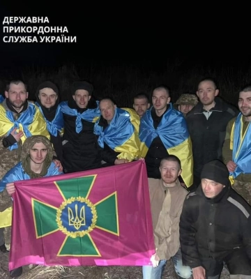 З російського полону повернулися захисники Зміїного