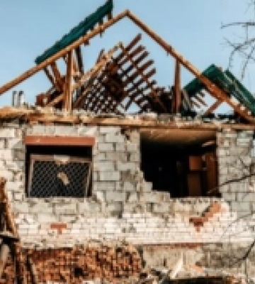 В Одеському районі власники зруйнованого ворогом житла отримують кошти на його відновлення