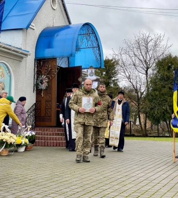 Нововолинська громада попрощалася з Героєм Дмитром Світящуком