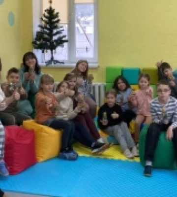 У Корці провели благодійний майстер-клас з виготовлення різдвяної свічки