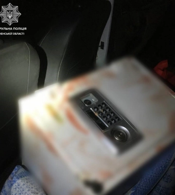 У Рівному зупинили порушника ПДР з ймовірно краденим сейфом