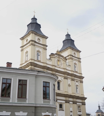 Розпорядок Богослужінь та освячення води у храмах Івано-Франківська 5 і 6 січня