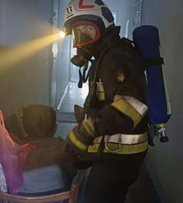 У Дніпропетровській області чоловік ледь не угорів під час пожежі в квартирі