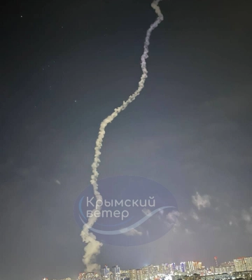 Взрывы в Крыму: в Минобороны РФ заявили об атаке более 30 БПЛА (видео)
