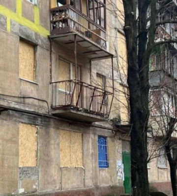 У Дніпрі відновлюють пошкоджені під час атак будинки
