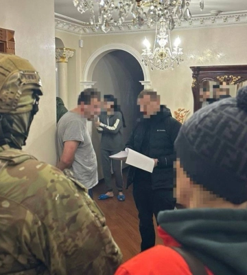 Постачав окупантам продукти на Херсонщині та давав гроші у фонд &quot;СВО&quot;: у Києві затримали власника агрохолдингу. Фото