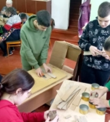 Окопні свічки з Одещини передали захисникам України
