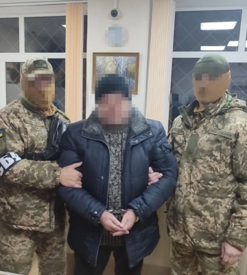 Виправдовував ракетні удари: у Полтаві затримали зрадника, який писав статті для росЗМІ