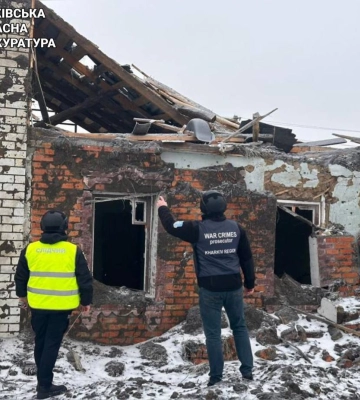 Ранковий обстріл селища Козача Лопань: прокурори фіксують наслідки