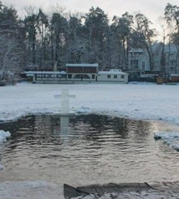 Жителей и гостей Киева призвали отказаться от купания в водоемах на Крещение: названы причины