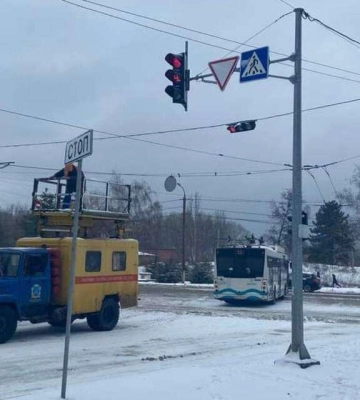 В Днепре троллейбусы №10 и №12 изменили движение из-за обрыва проводов на Победе