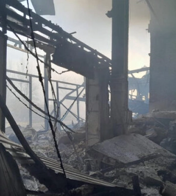 Росіяни зруйнували у Херсоні вже третю базу гуманітарної допомоги