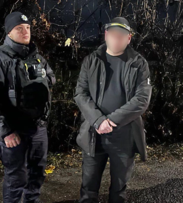 В Ужгороді виявили чоловіка, який мав з собою згорток із наркотичною речовиною