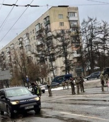 В Киеве появились новые блокпосты: что проверяют военные, фото
