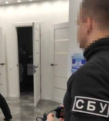 До 10 років в'язниці: СБУ накрила підпільний цех фальшивих документів на Закарпатті
