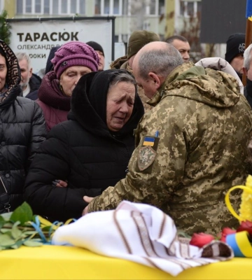 Рівне попрощалося з будівельником, який без страху пішов захищати країну