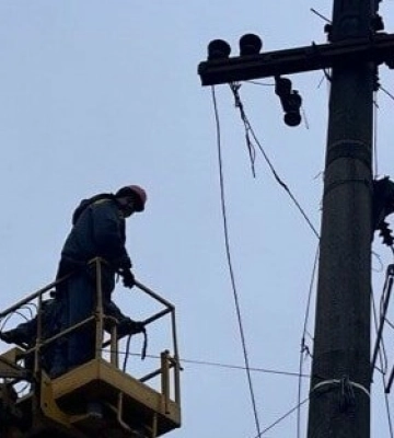 ДТЕК відновило електропостачання для майже 5 тисяч родин на Одещині