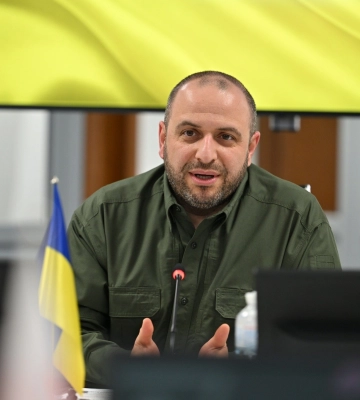 Умєров поінформував міністра оборони Польщі про ситуацію на фронті та запросив його до Києва