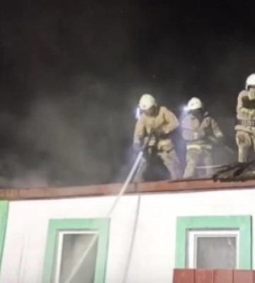 У Бурині вночі ліквідували велику пожежу в житловому секторі
