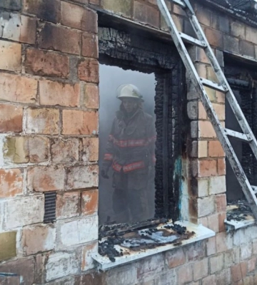 Будинок вигорів вщент: На Київщині сталася смертельна пожежа