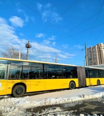 Не вистачає водіїв: в Одесі жінкам пропонують водити автобуси