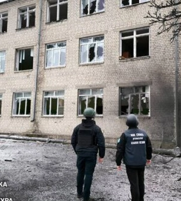 Наслідки російських обстрілів Куп’янська: поранено жінку, пошкоджено житлову й освітню інфраструктуру. ФОТОрепортаж