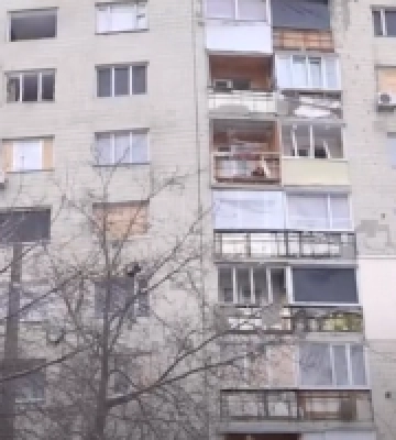 У Вишневому на Київщині починають масове встановлення вікон після останніх атак росіян