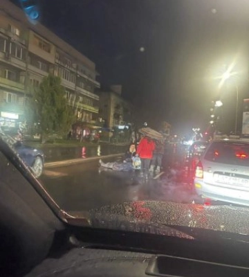 На проспекті Свободи в Ужгороді автівка збила жінку