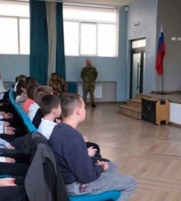 В Мелитополе с нового года школы превратились в детские концлагеря с военным уклоном - новые правила