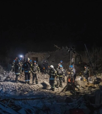 Удар по Покровську: рятувальники дістали з-під завалів тіло дитини 