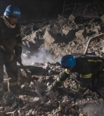 У Покровському районі на Донеччині з-під завалів дістали тіло дитини