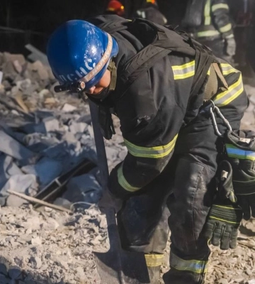 Донеччина: рятувальники витягли з-під завалів в Рівному мертву дитину